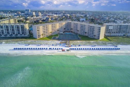 Holiday Surf & Racquet Club 320 Vacation Rental in Destin Florida by Panhandle Getaways